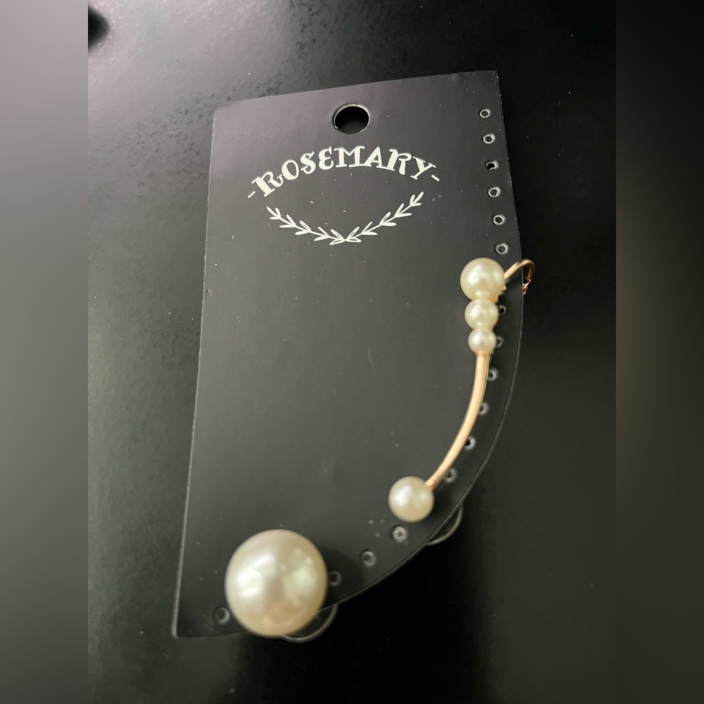 Bansri Rosemary Pearl Ear Cuff set